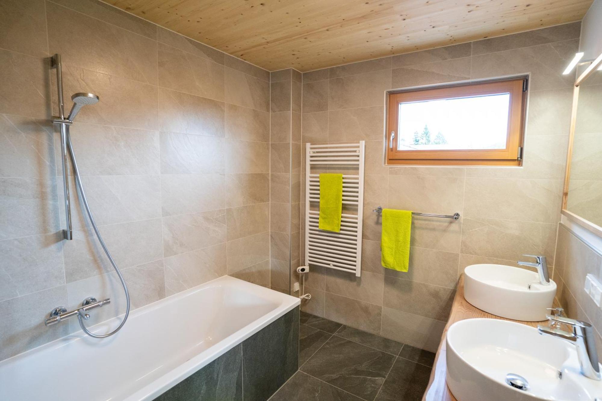 Appartement Holzhaus "Zum Schwarz'N" à Aurach am Hongar Extérieur photo